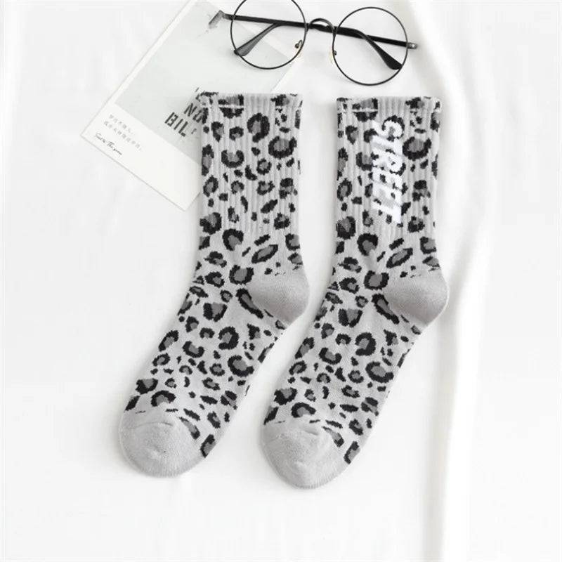 
                  
                    1pair New Arrival Retro Leopard Letters Socks Women Street Harajuku Socks Women Casual Cotton Girls Autumn Long Skateboard Socks - MOUNT
                  
                