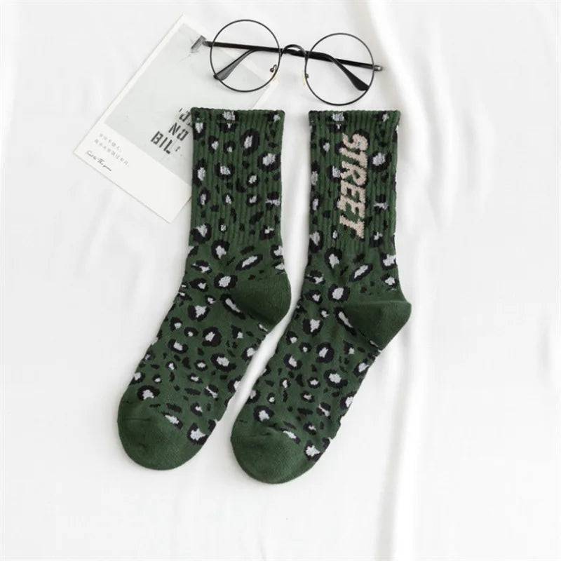 
                  
                    1pair New Arrival Retro Leopard Letters Socks Women Street Harajuku Socks Women Casual Cotton Girls Autumn Long Skateboard Socks - MOUNT
                  
                