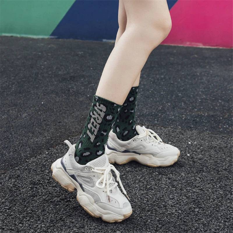 
                  
                    1pair New Arrival Retro Leopard Letters Socks Women Street Harajuku Socks Women Casual Cotton Girls Autumn Long Skateboard Socks - MOUNT
                  
                