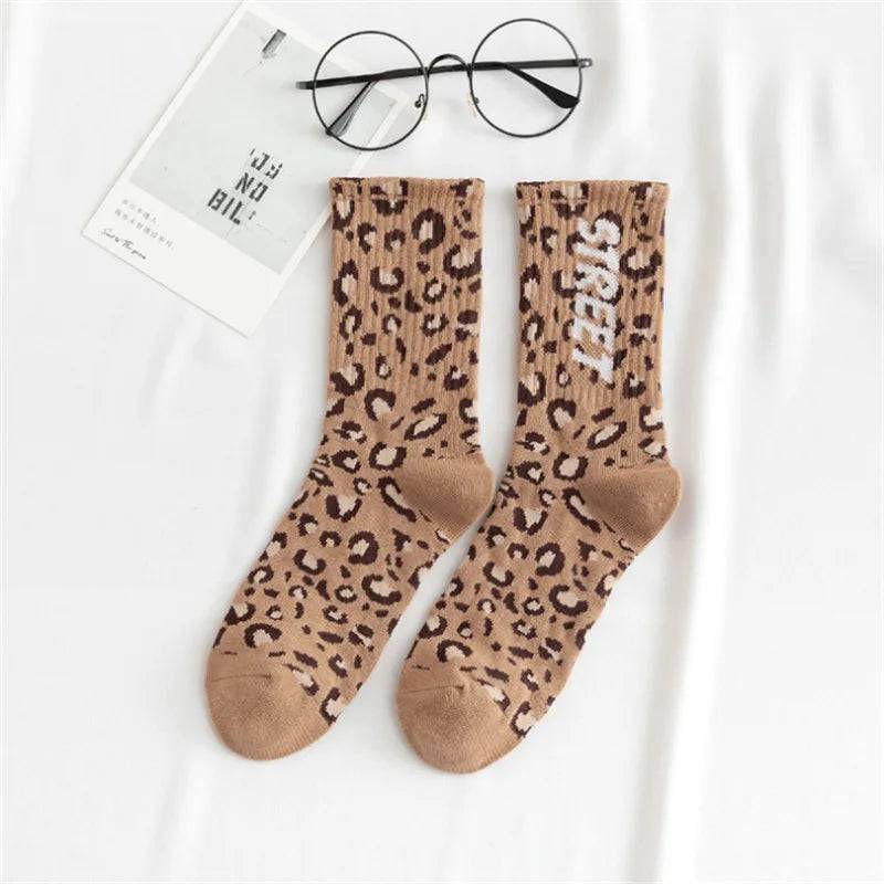 
                  
                    1pair New Arrival Retro Leopard Letters Socks Women Street Harajuku Socks Women Casual Cotton Girls Autumn Long Skateboard Socks - MOUNT
                  
                