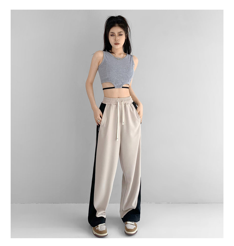 
                  
                    Loose Fitting Fashionable Sports Pants For Women
                  
                