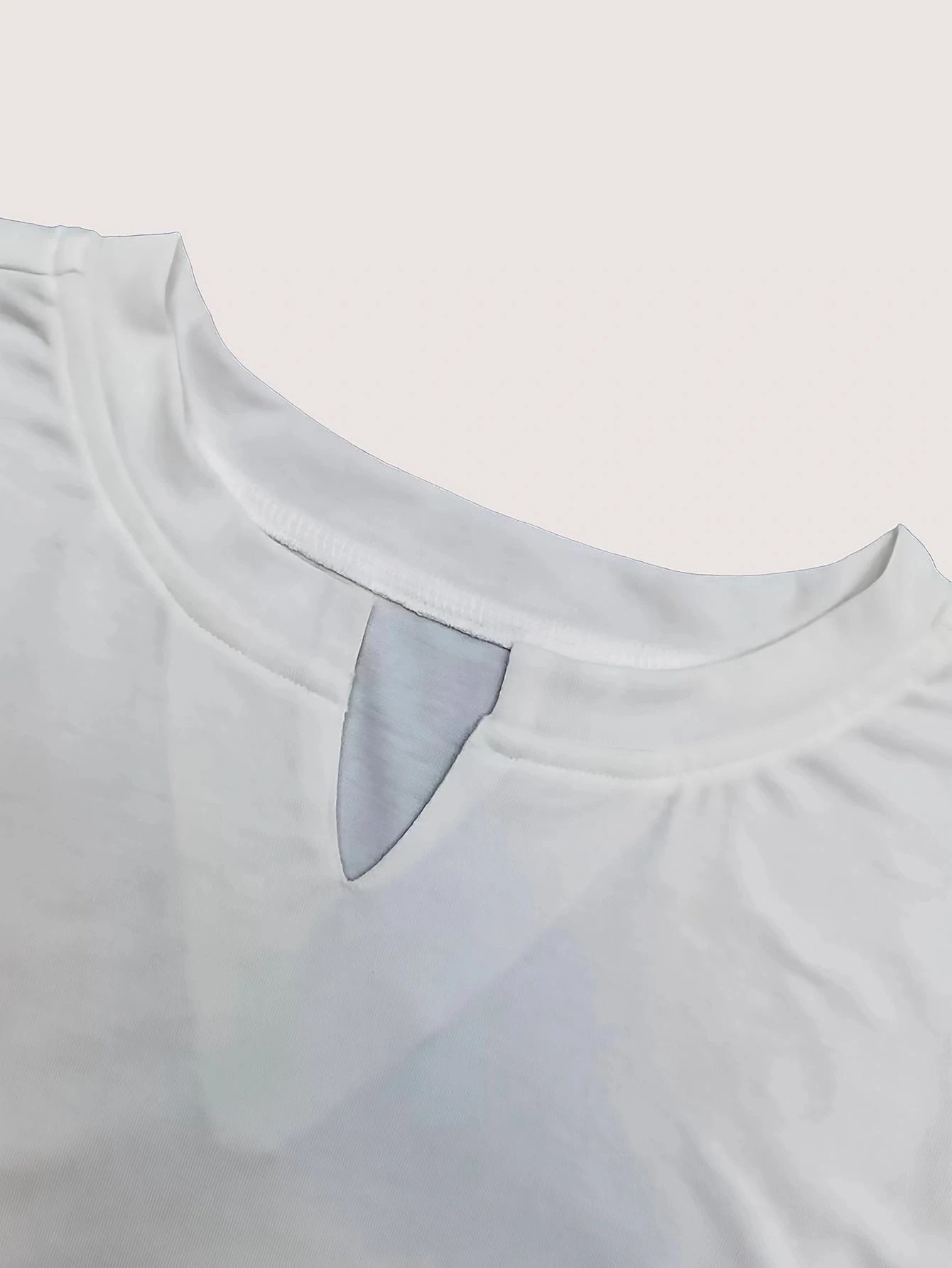 
                  
                    New Summer Men's V-neck Simple and Elegant Solid Color T-shirt
                  
                