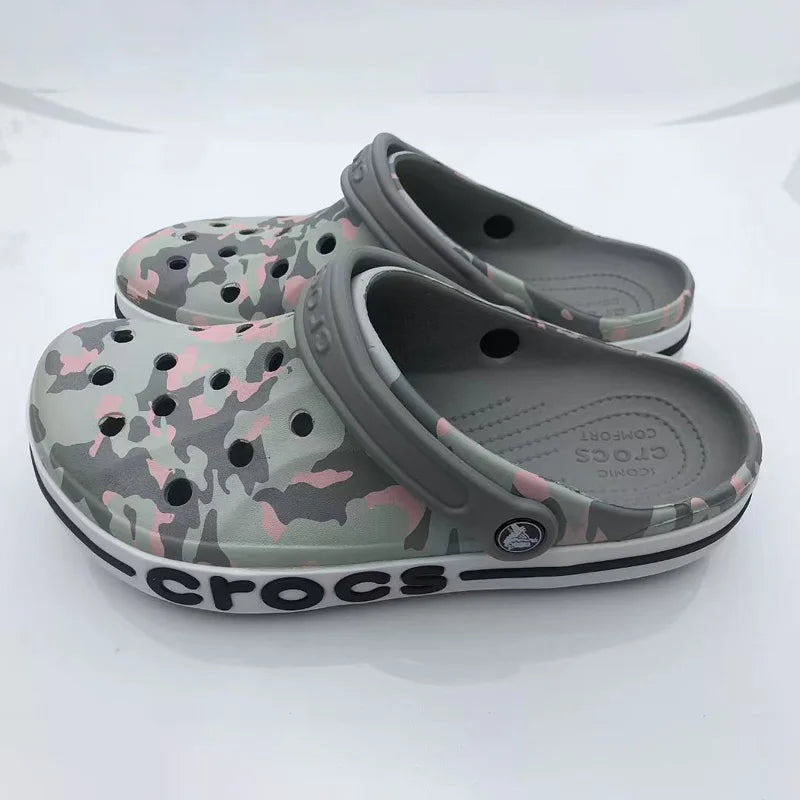 
                  
                    Crocs Camouflage Classic Clog Men's Women's Casual Sandals Unisex Closed-Toe Slip-Ons Outdoor Breathable Beach Shoes
                  
                