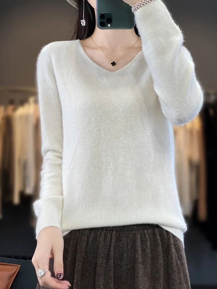 
                  
                    MOUNT New wool women's V-neck pullover sweater with fashionable design, casual knitted long...
                  
                