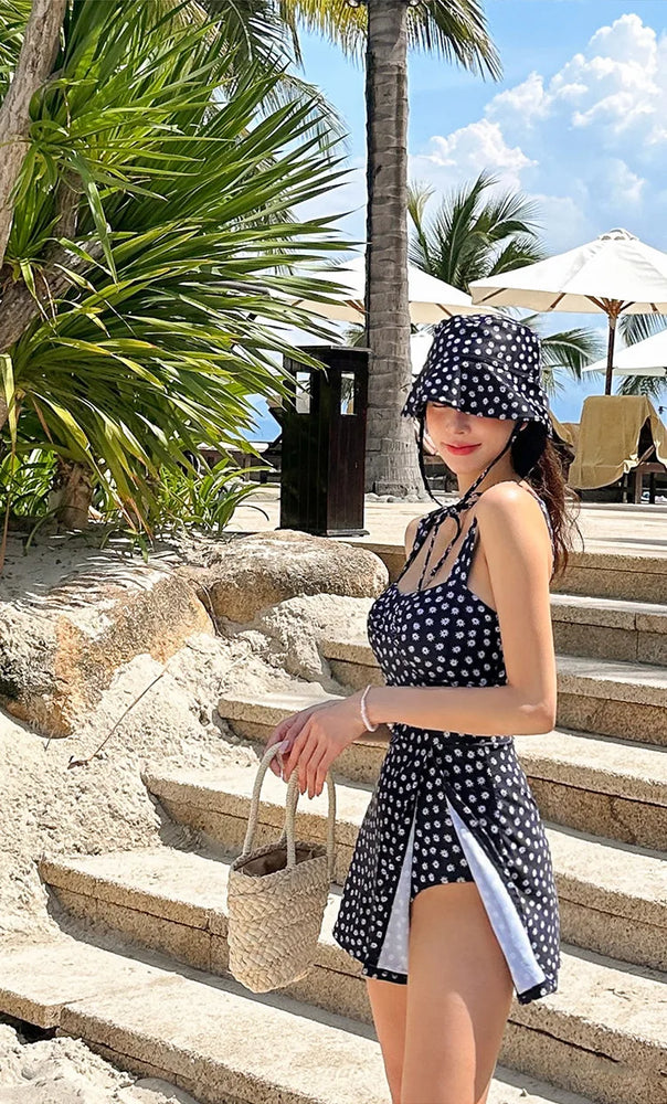 
                  
                    2024 Green One Piece Swimsuit Women Swimwear Sexy Floral Print Dress with Hat Swimming Suit Korean Monokini Beach Bathing Suit
                  
                