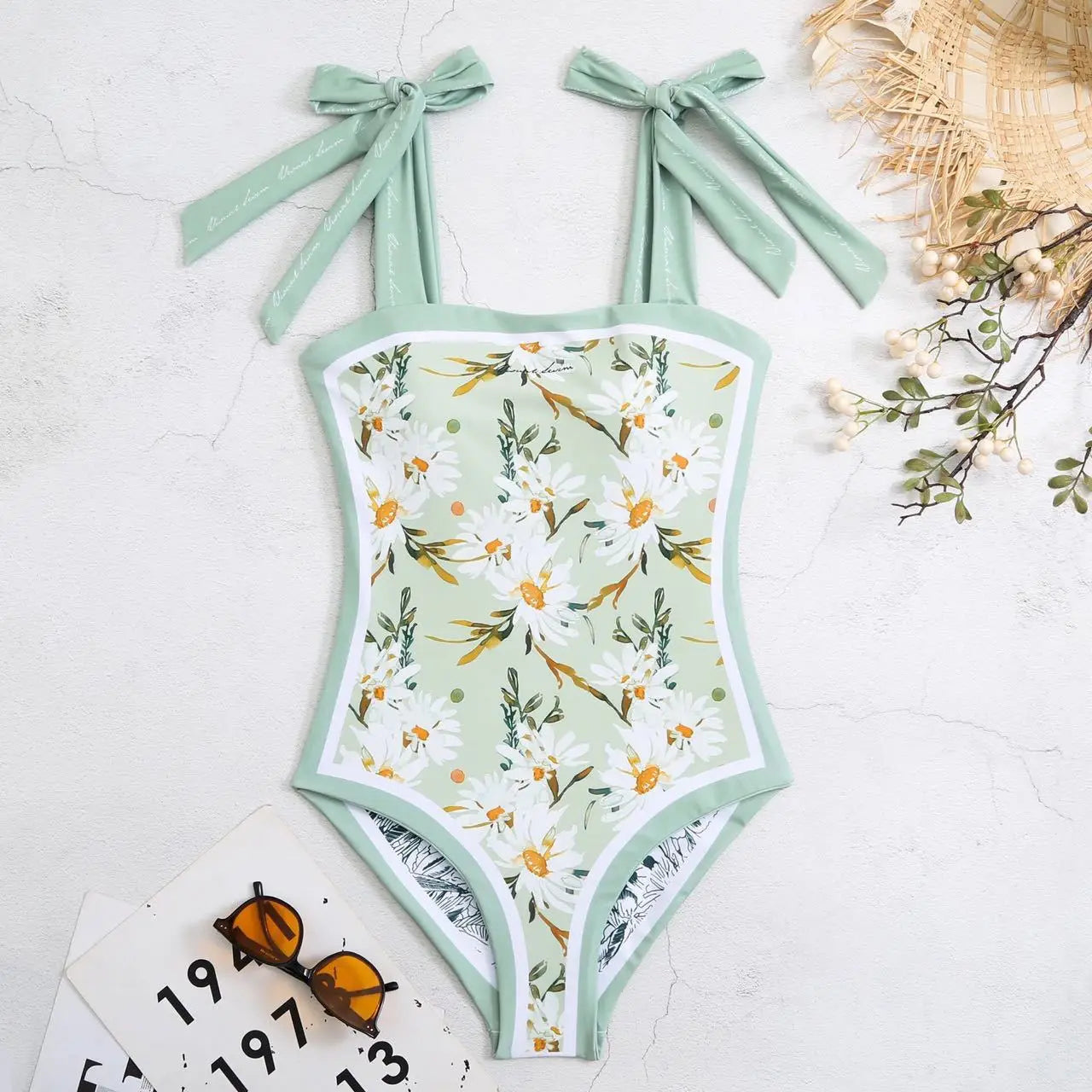 
                  
                    New Vintage Printed Double-sided Wear Swimming Bathing Suit Women Bandage Sexy One Piece Swimsuit Beachwear Swimwear Woman
                  
                