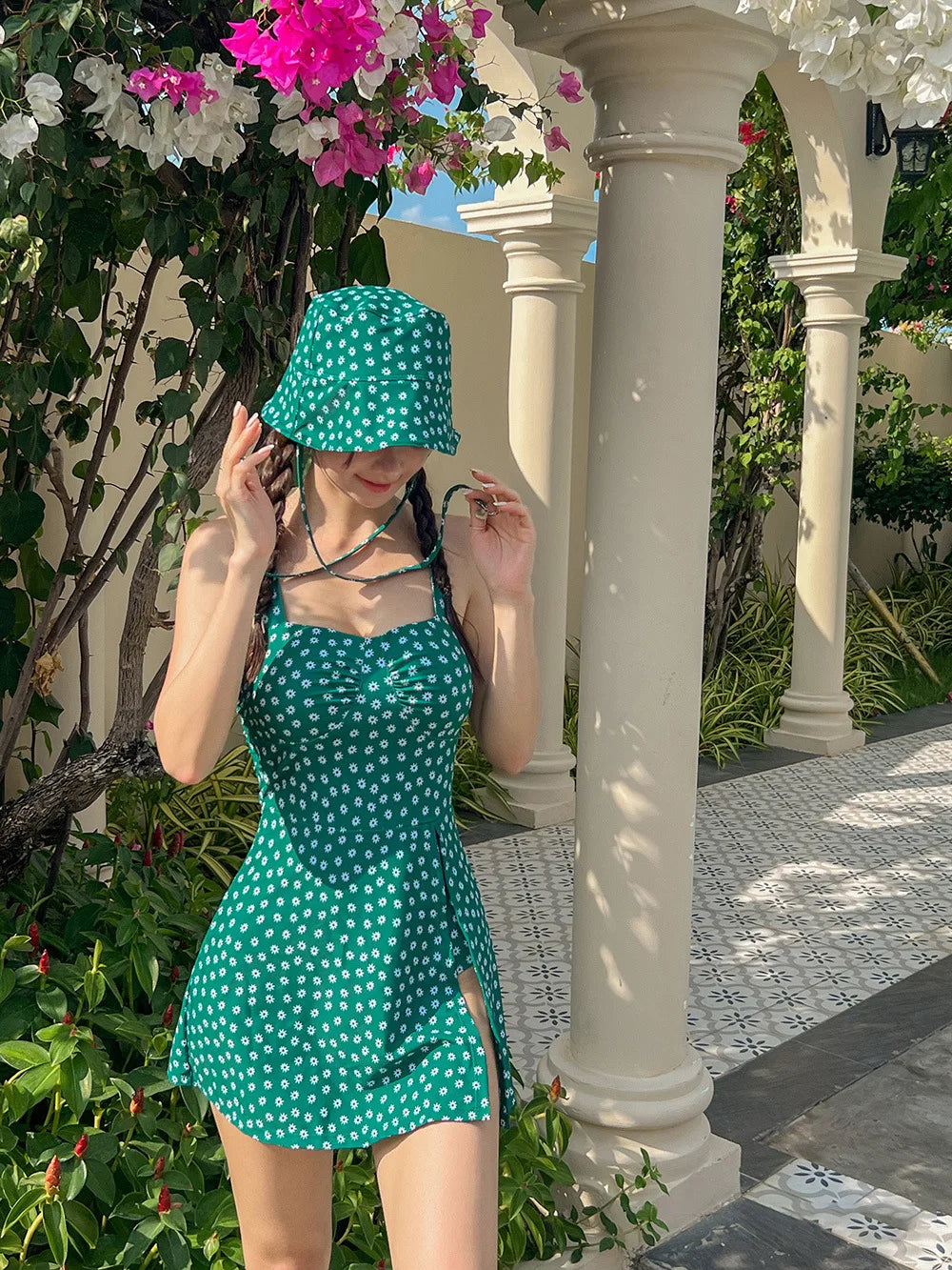 
                  
                    2024 Green One Piece Swimsuit Women Swimwear Sexy Floral Print Dress with Hat Swimming Suit Korean Monokini Beach Bathing Suit
                  
                