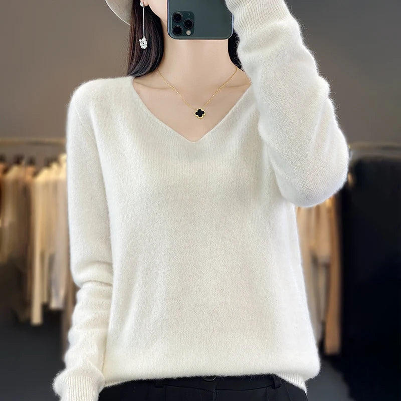 MOUNT New wool women's V-neck pullover sweater with fashionable design, casual knitted long...