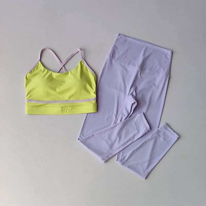 
                  
                    New Yoga Outfit Set Women's Fashionable Fitness Suit 2PCS Set Yoga Running Leggings Sports Bras Shorts Sportswear Clothing Suit
                  
                