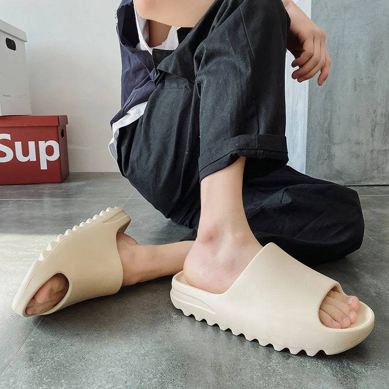 
                  
                    Comwarm 2024 Summer Slippers Men Soft Bottom Indoor Home Platform Sandals Fashion Beach Shoes Couple Non-Slip Bathroom Slides
                  
                