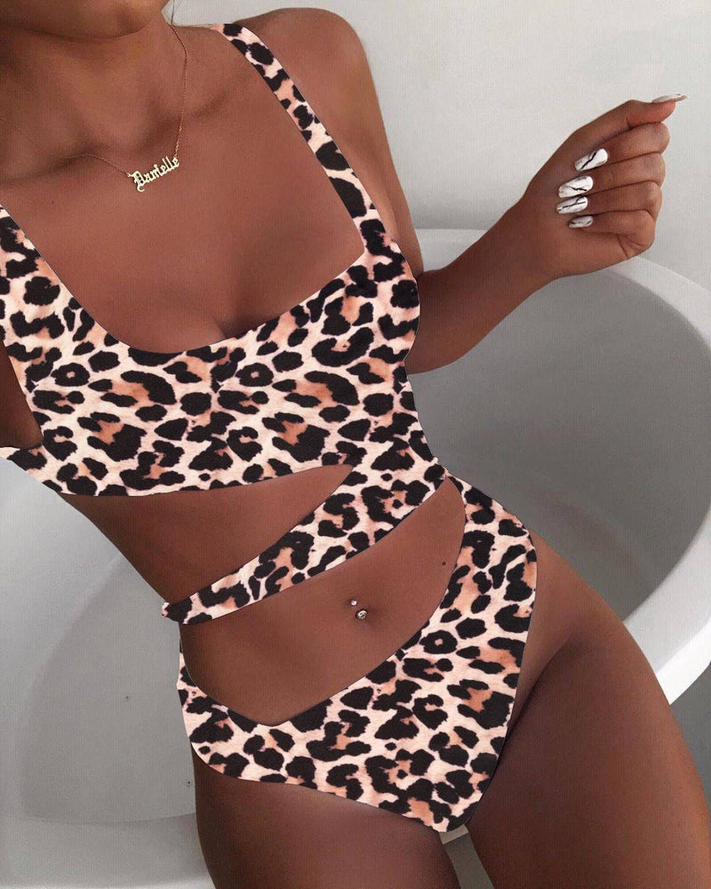 
                  
                    One-Piece Suits Sexy Bikini 2024 Solid Swimsuit Women Swimwear Push Up Bikini Sets Bathing Suit Summer Beach Wear Swimming Suits
                  
                