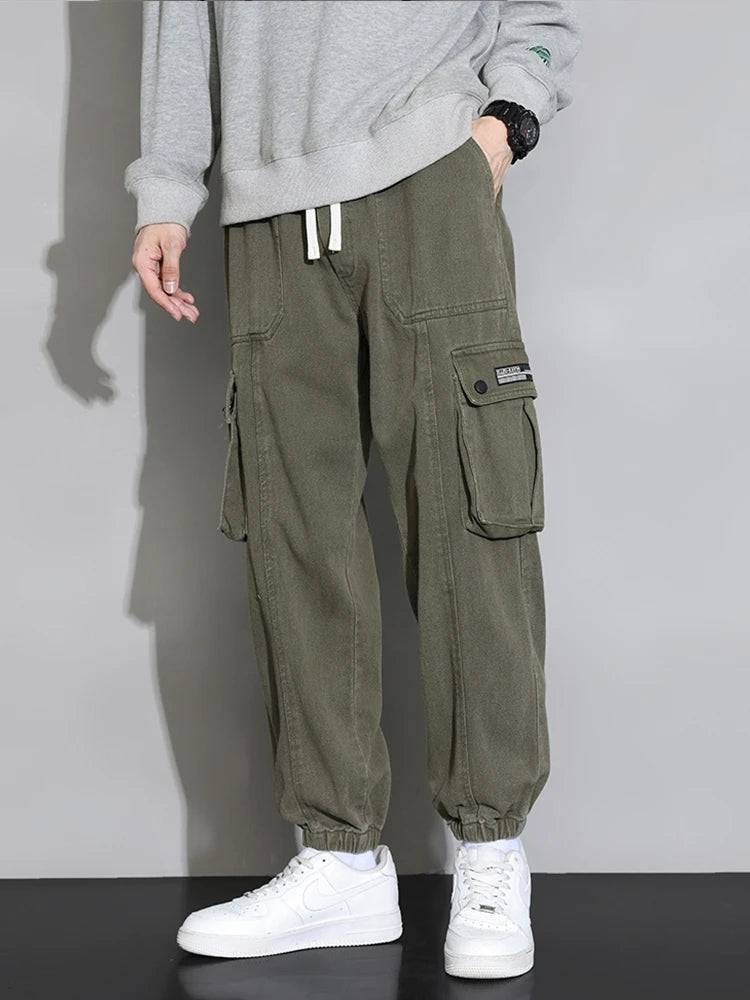 
                  
                    2023 Autumn New Men's Cargo Pants Multi-Pockets Streetwear Baggy Jogger Trousers
                  
                