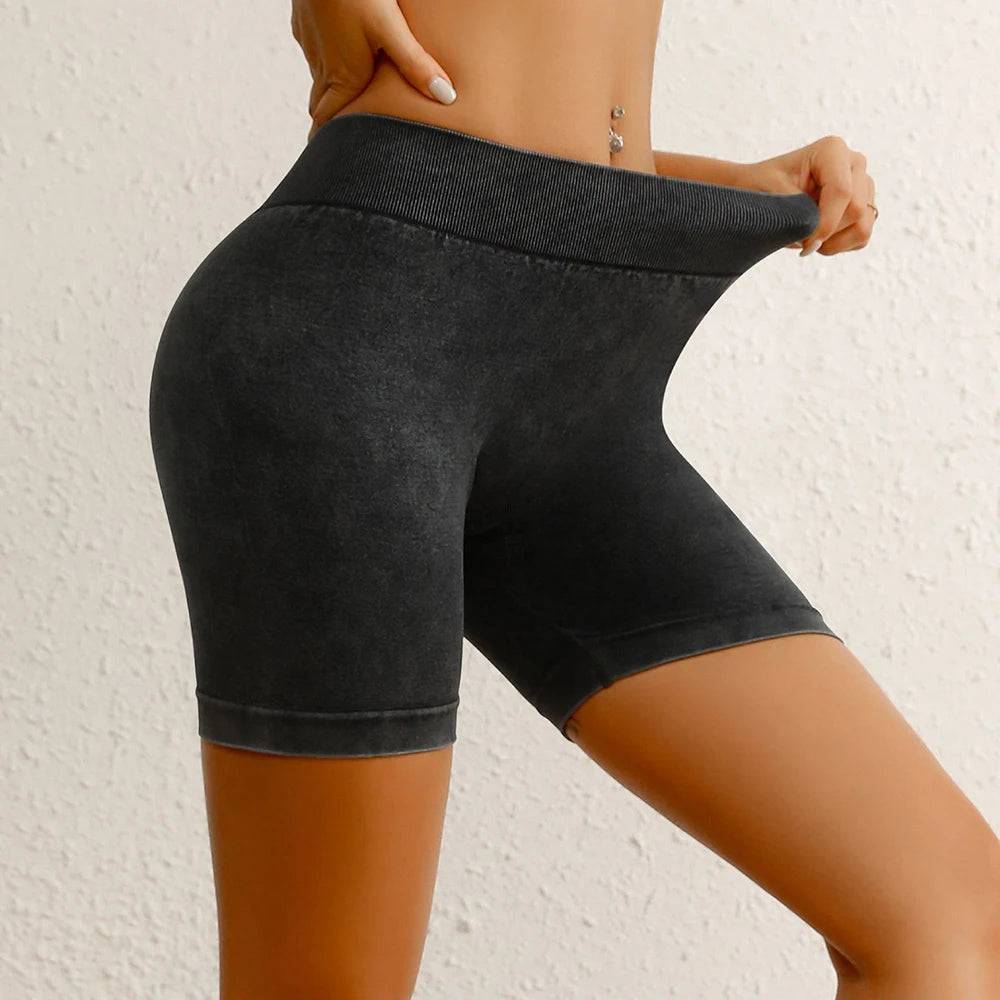 
                  
                    Seamless High Stretch Sports Shorts Women V-shaped Hip Gym Cycling Elastic Tights Sand Washed Denim Yoga Shorts
                  
                