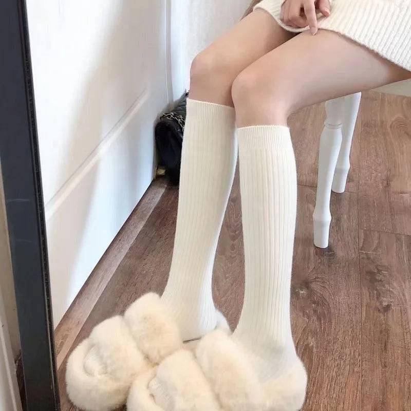 
                  
                    Medium Hose Winter Stripe College Style Leg Socks Female Jk Japanese Knee Vertical Pattern New Factory Wholesale
                  
                