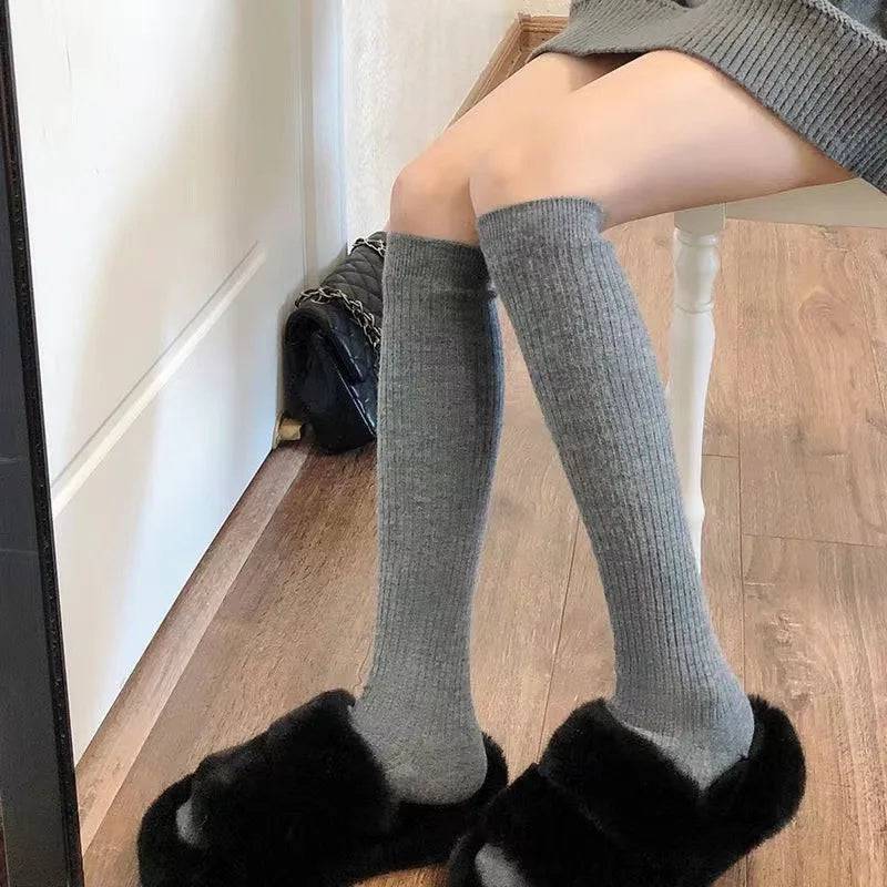 
                  
                    Medium Hose Winter Stripe College Style Leg Socks Female Jk Japanese Knee Vertical Pattern New Factory Wholesale
                  
                